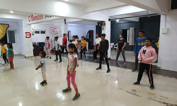 Dancinfeetschool of dance